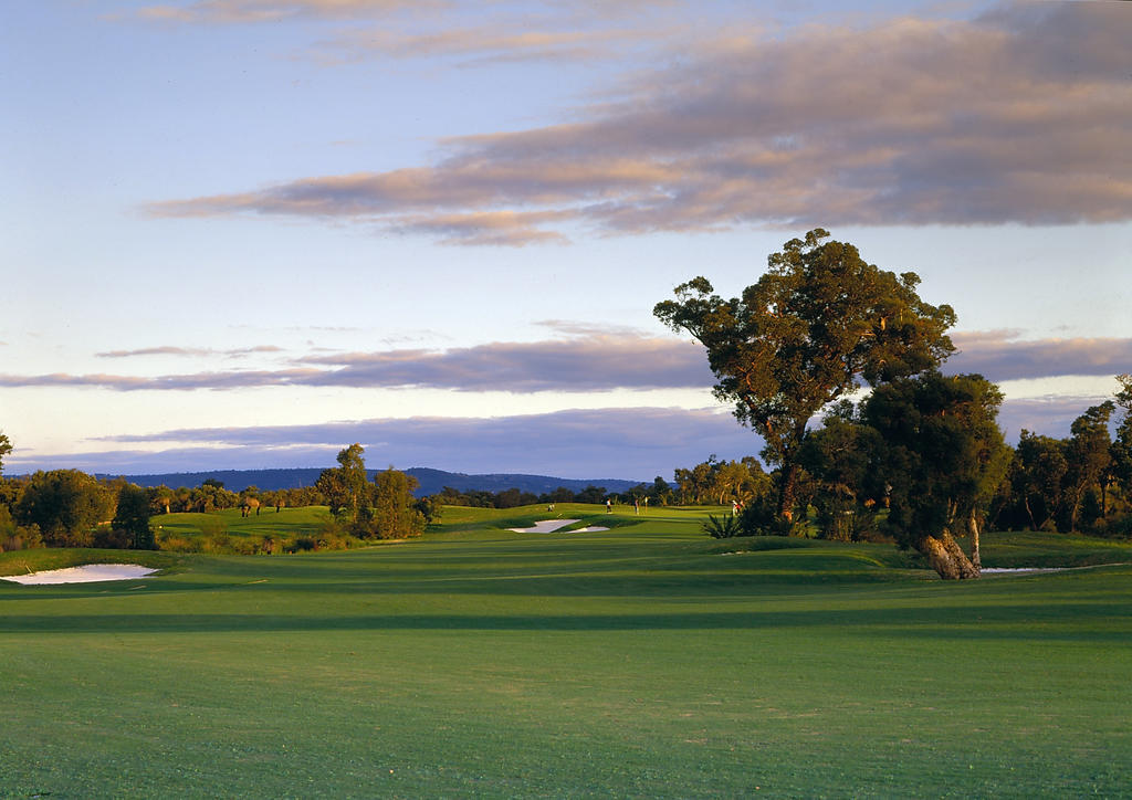 Novotel Vines Resort Swan Valley The Vines Exterior photo